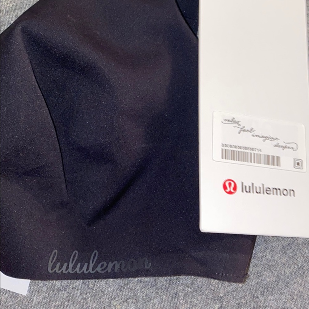 Lululemon like nothing sports bra